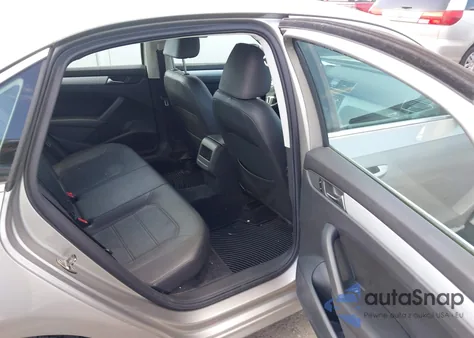 2012 Volkswagen Passat 2.5L Se из США, поврежденный, VIN 1VWBP7A38CC004478